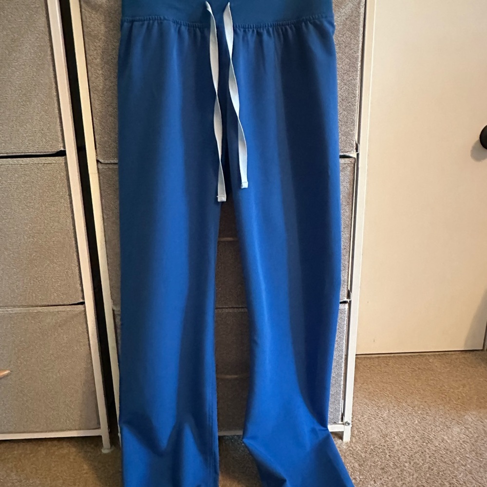 Figs Scrub Set - Picture 2 of 3